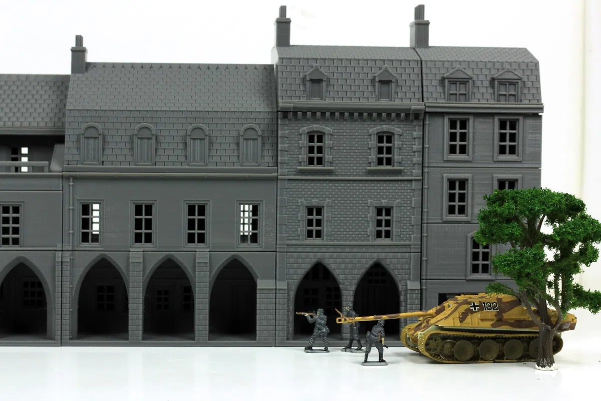 Carentan – Mittelalterliche Arkadenreihe | Französische Stadthäuser für Tabletop & Dioramen | Wargaming Gelände WW2 | 15 mm / 20 mm / 28 mm Maßstab